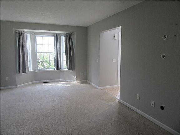 3rd image of 39 Westcombe Park