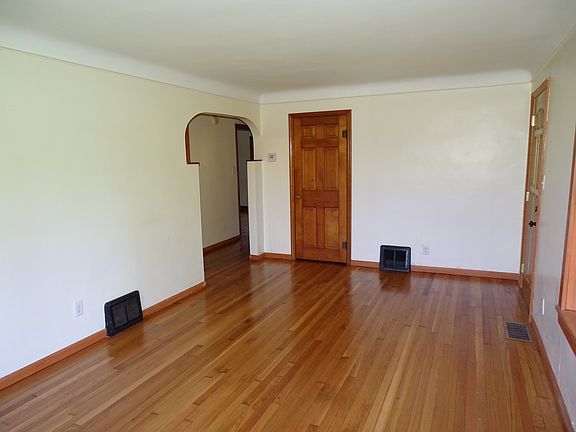 4th image of 11370 Somerset Rd