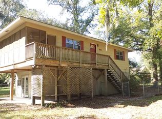 916 E 1st St, Midway, GA 31320