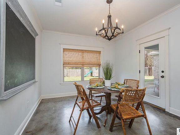 4th image of 128 Parkwood Blvd
