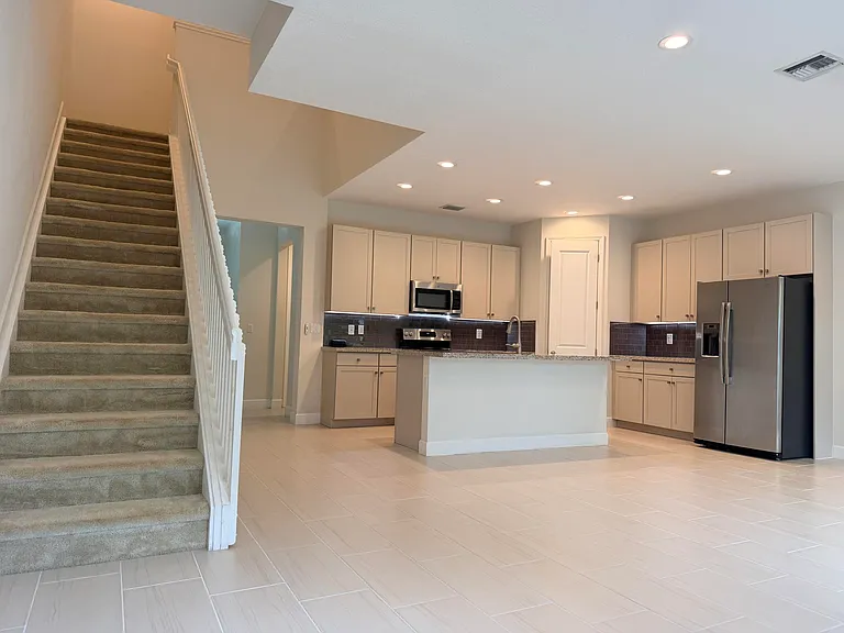 8951 Kingsmoor Way — Photo 4