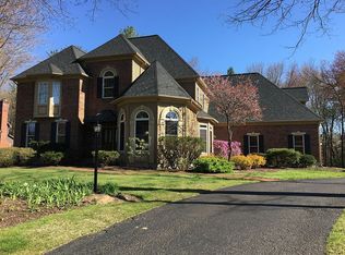 29 Timberwick Dr, Halfmoon, NY 12065