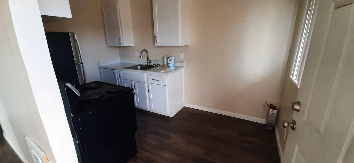 613 Alabama St — Photo 2