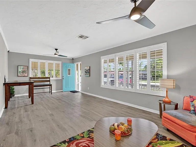 1420 Maravilla Ave — Photo 13