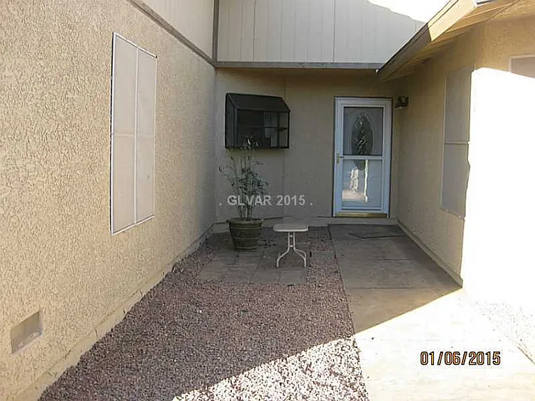 256 Bismark Way — Photo 3