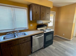 2 bed, 1.0 bath, 850 sqft, $1,000, Cleveland, OH 44109