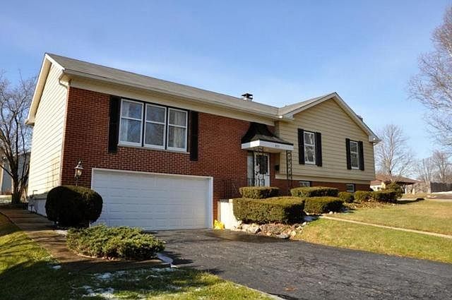 1st image of 879 W Lanark Ln