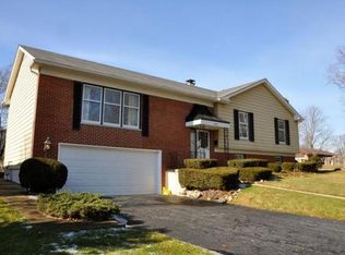 879 W Lanark Ln, Palatine, IL 60067