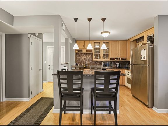 2nd image of 6229 N Niagara Ave APT 213