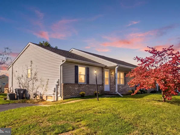 12 Sycamore Ln, Hanover, PA 17331