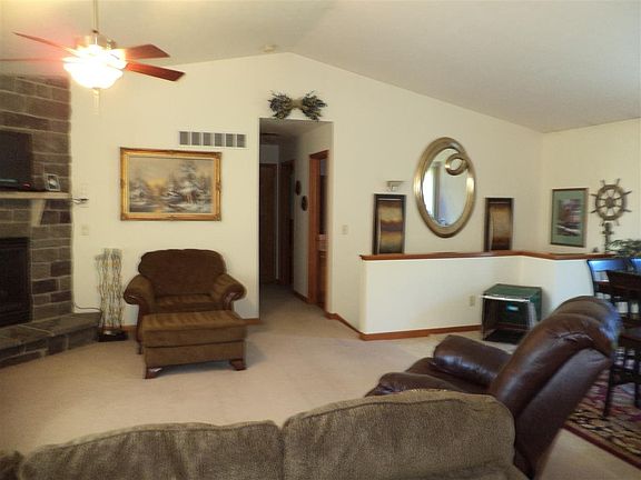 2nd image of 16106 Honeysuckle Ave