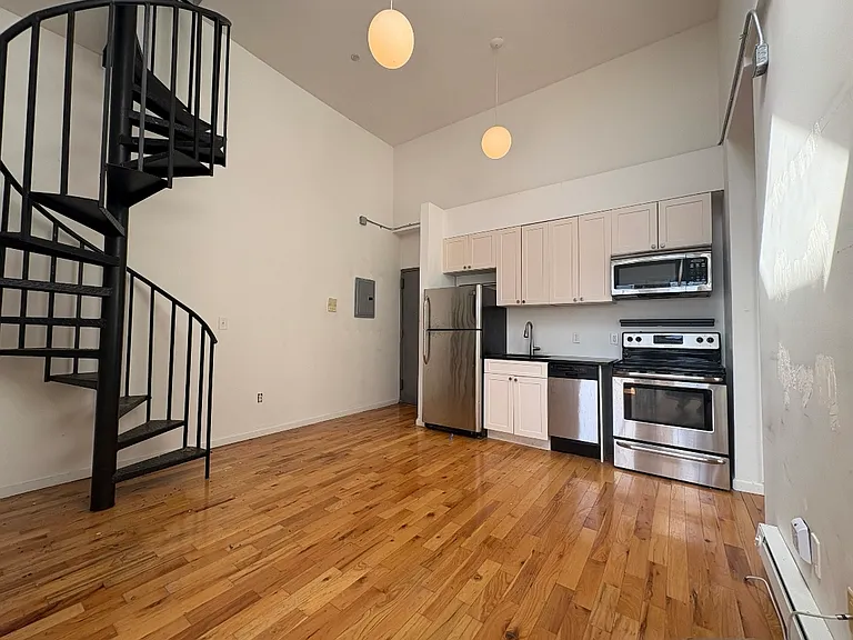 326 Melrose St #4A — Photo 5