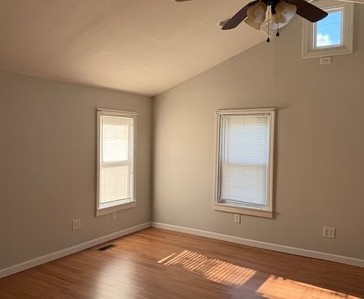 4th image of 118 Mill St