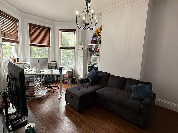 5th image of 724 27th St Floor 2