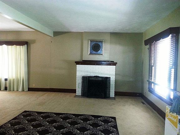 3rd image of 1217 N Washington Ave