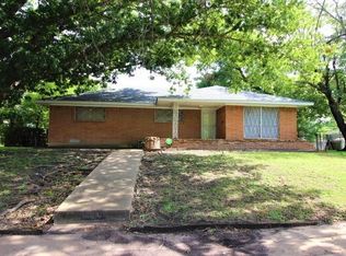 620 Donlee Rd, Lancaster, TX 75134