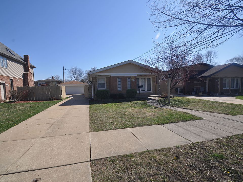 1st image of 5005 W 105th St