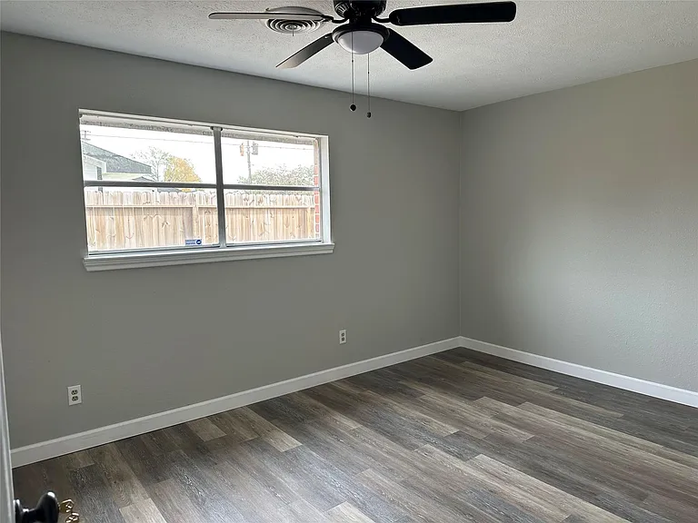 4821 Burning Tree Dr — Photo 13