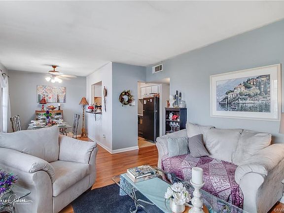 4th image of 3820 Fairfield Ave Unit 80