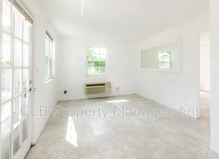36 Brooks Dr — Photo 3
