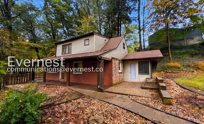 116 Saunders Station Rd