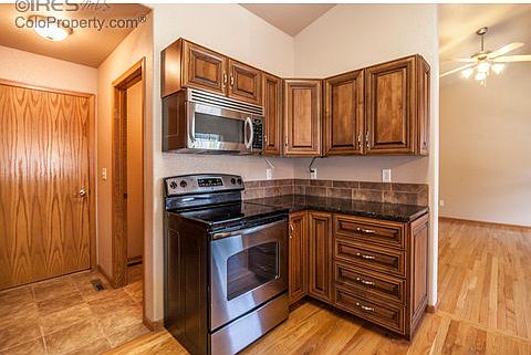 5th image of 1063 Canal Dr