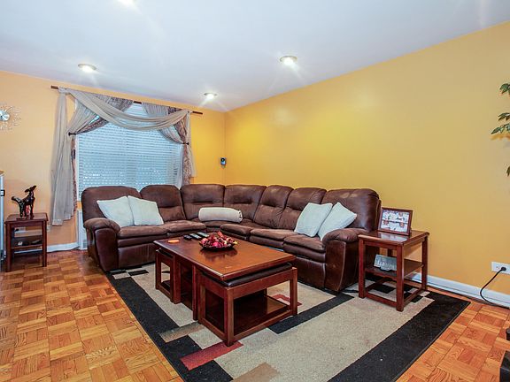 2nd image of 350 Richmond Ter APT 1F
