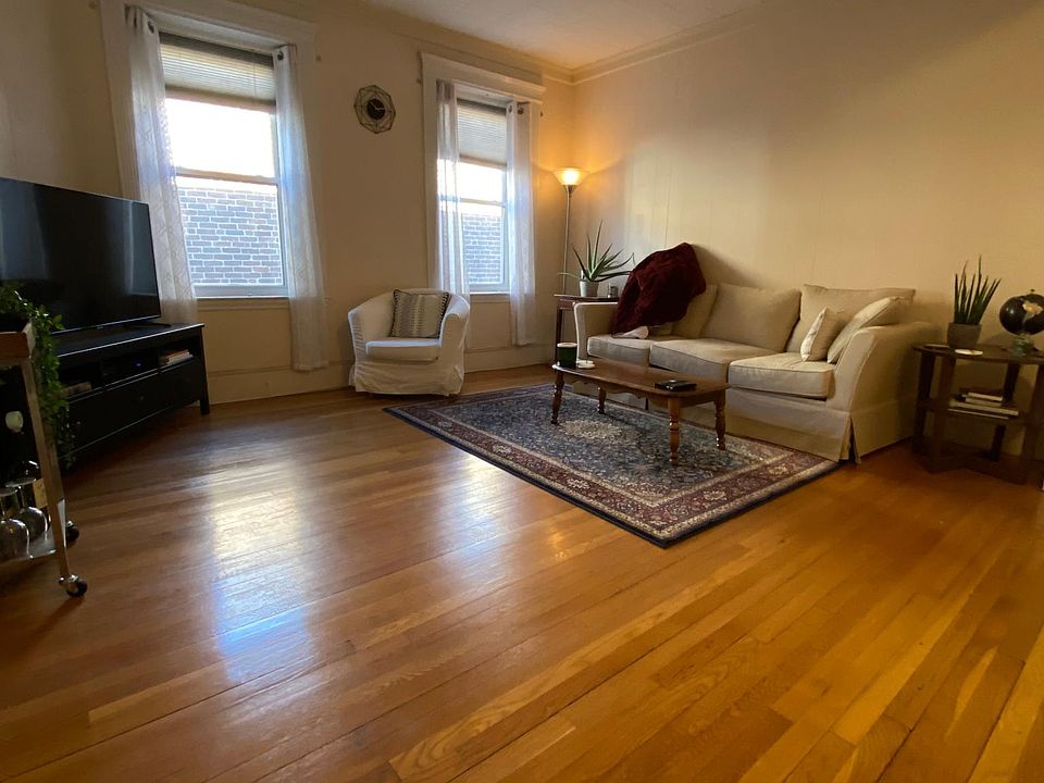 1st image of 21 Englewood Ave #4VVV
