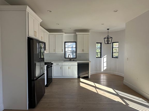 4th image of 1105 S Sherbourne Dr #5