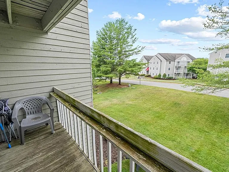 1470 Seneca Dr #F — Photo 15