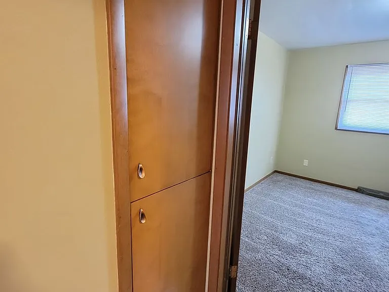 Crescent Drive 2105 — Photo 10