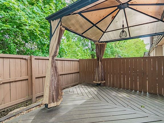 4th image of 1651 Mentor Ave APT 802