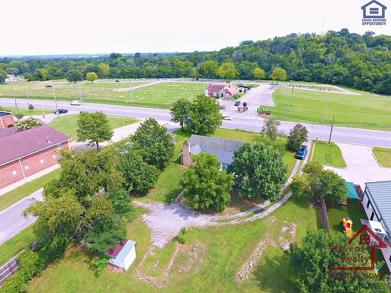 1251 S Dickerson Rd — Photo 5