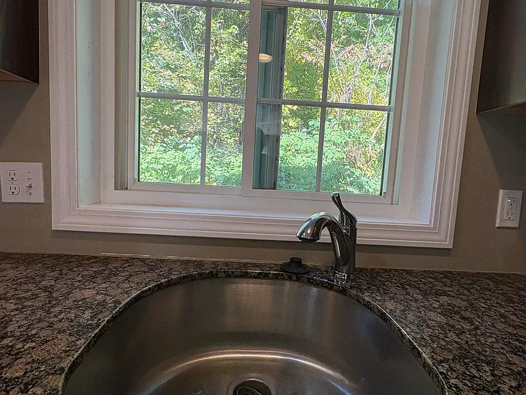 38 Ludlow Rd #F — Photo 4