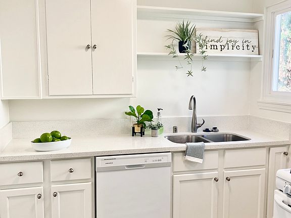 Quartz countertop