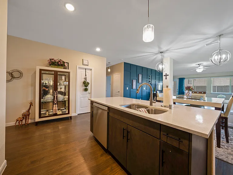 1272 Sumner St — Photo 11