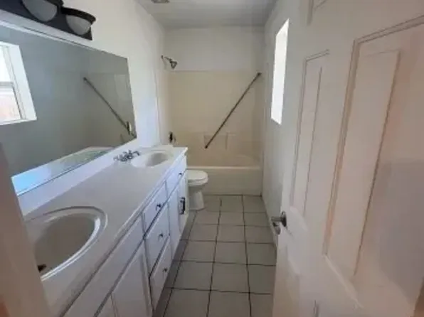 Chesnut St - Duplex, 16429 Chestnut St APT B, Hesperia, CA 92345