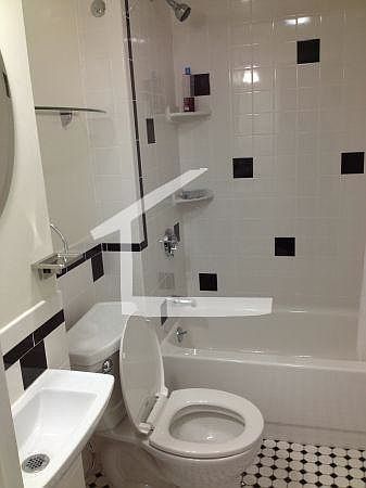 2nd image of 12 Eliot Cres #02