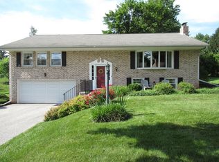 2075 Herman Dr, York, PA 17408