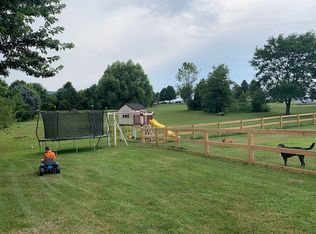 6 Linden Dr, Hamburg, PA 19526