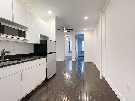 2nd image of 185 Mulberry St APT 1