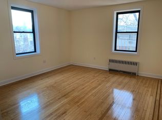 8943 96th St #1, Jamaica, NY 11421