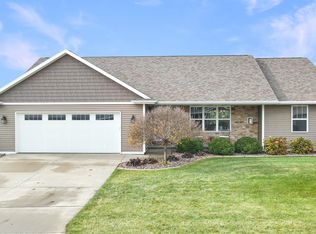 1555 Remington Rd, Neenah, WI 54956