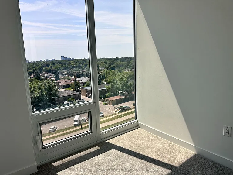 4010 Eglinton Ave W #810 — Photo 3