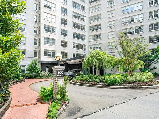 Rented by Sotheby's International Realty | media 18