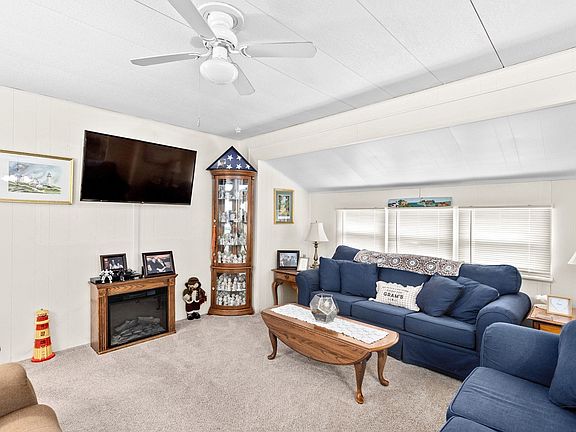 4th image of 11 Timber Ln
