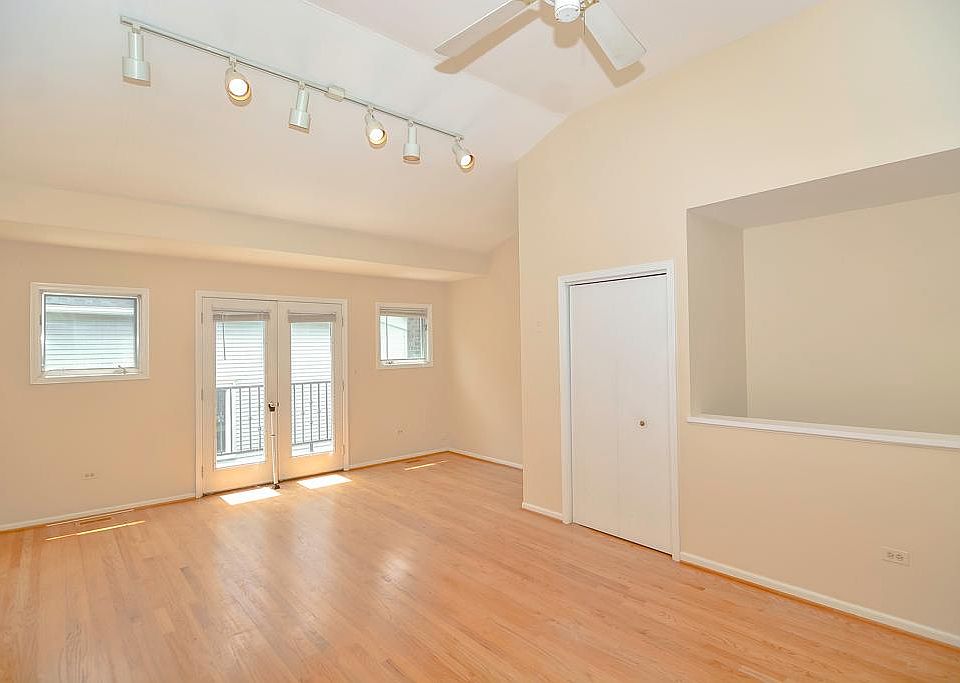 1st image of 3314 N Southport Ave #Th