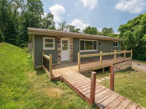 2334 School House Rd, Fairmont, WV 26554