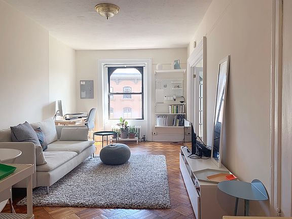 3rd image of 141 Montague St APT 6