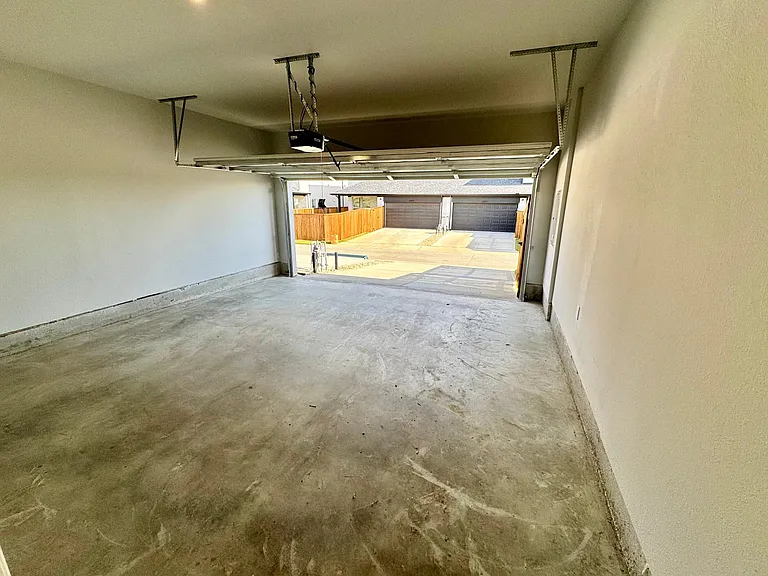 2930 Eleanor Dr — Photo 29